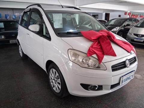 Fiat / Idea Attractive 1.4 Flex 4 Portas Modelo 2013
