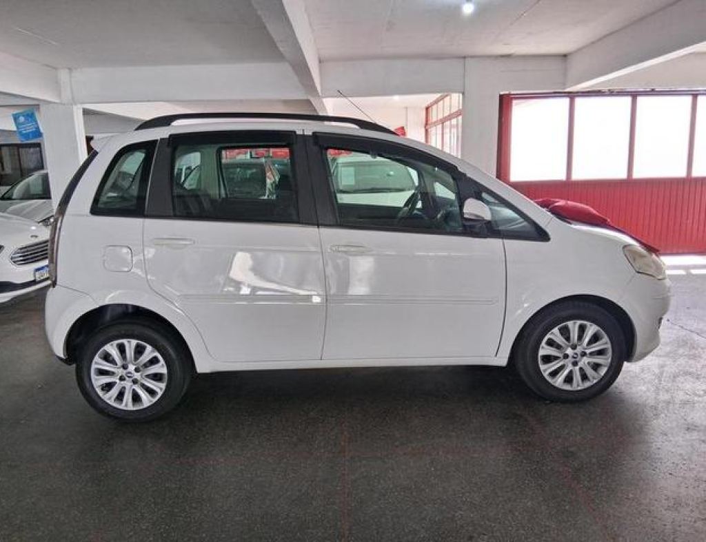 Fiat / Idea Attractive 1.4 Flex 4 Portas Modelo 2013 imagem 7
