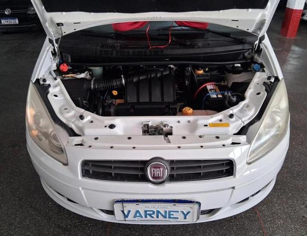 Fiat / Idea Attractive 1.4 Flex 4 Portas Modelo 2013 imagem 9