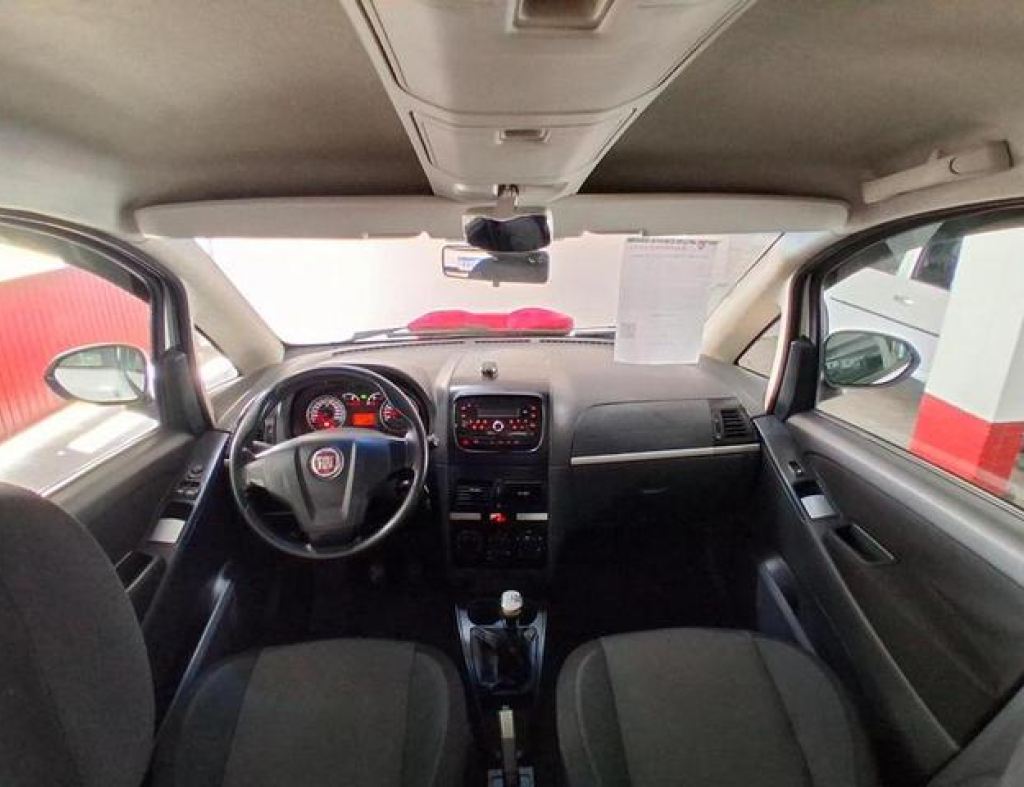 Fiat / Idea Attractive 1.4 Flex 4 Portas Modelo 2013 imagem 11