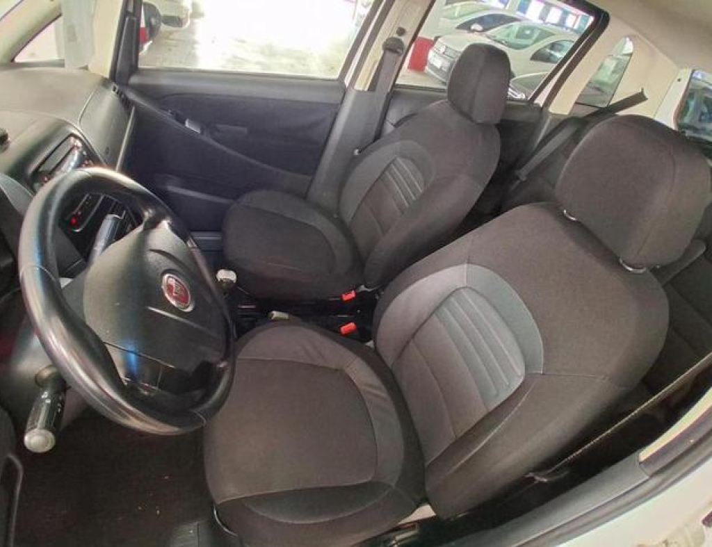 Fiat / Idea Attractive 1.4 Flex 4 Portas Modelo 2013 imagem 13