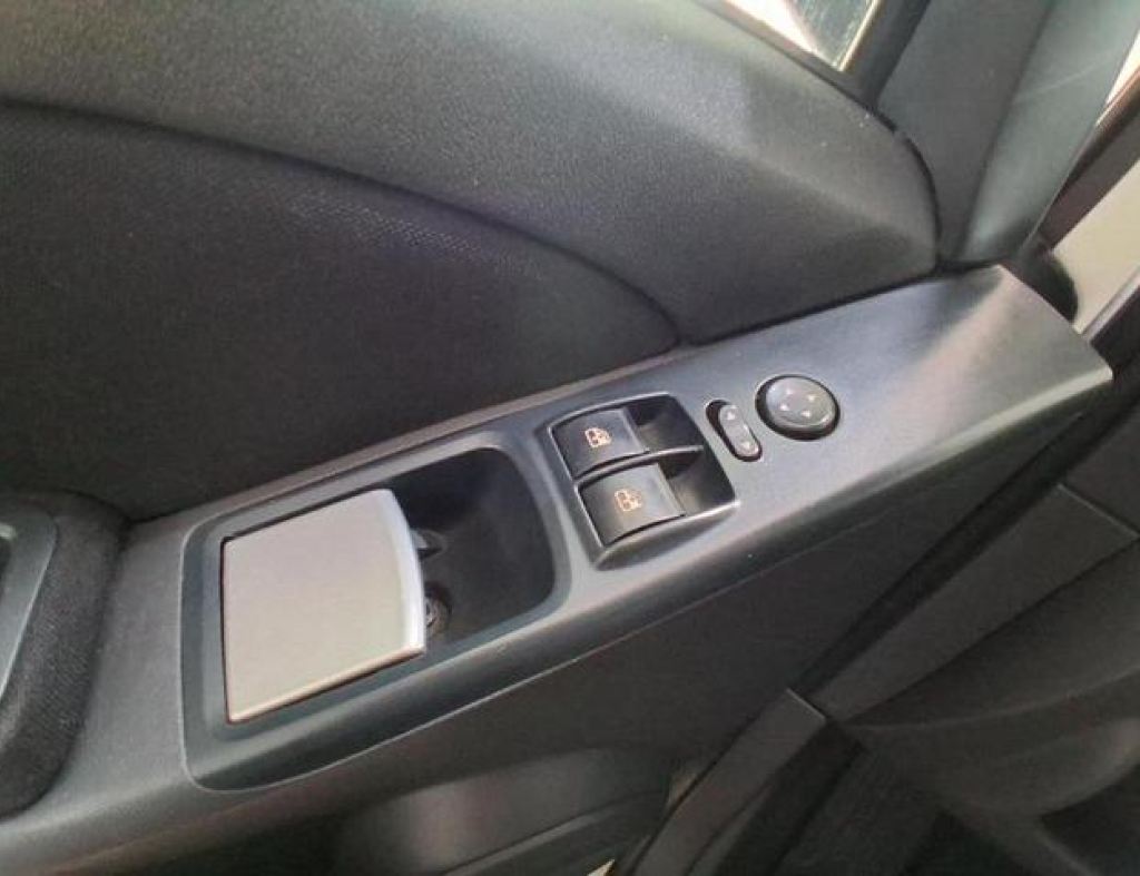 Fiat / Idea Attractive 1.4 Flex 4 Portas Modelo 2013 imagem 19