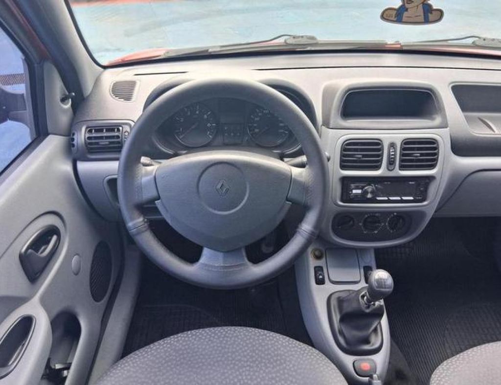 Renault / Clio Campus 1.0 2 Portas Flex Modelo 2011 imagem 12