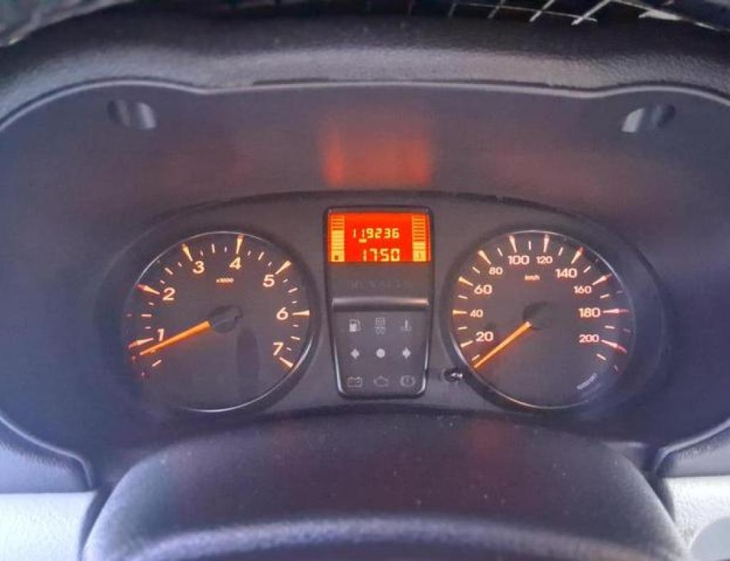 Renault / Clio Campus 1.0 2 Portas Flex Modelo 2011 imagem 13