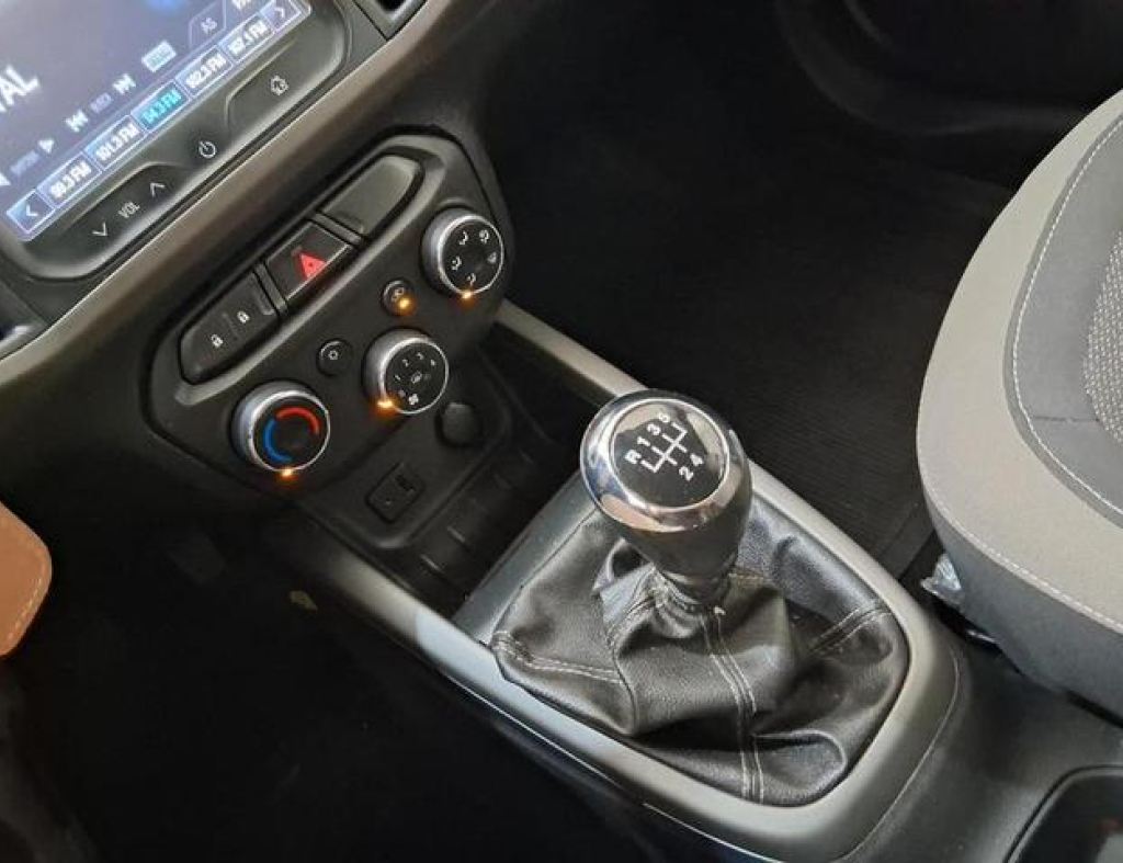 Chevrolete / Prisma Ltz 1.4 Flex 4 Portas Modelo 2013 imagem 18