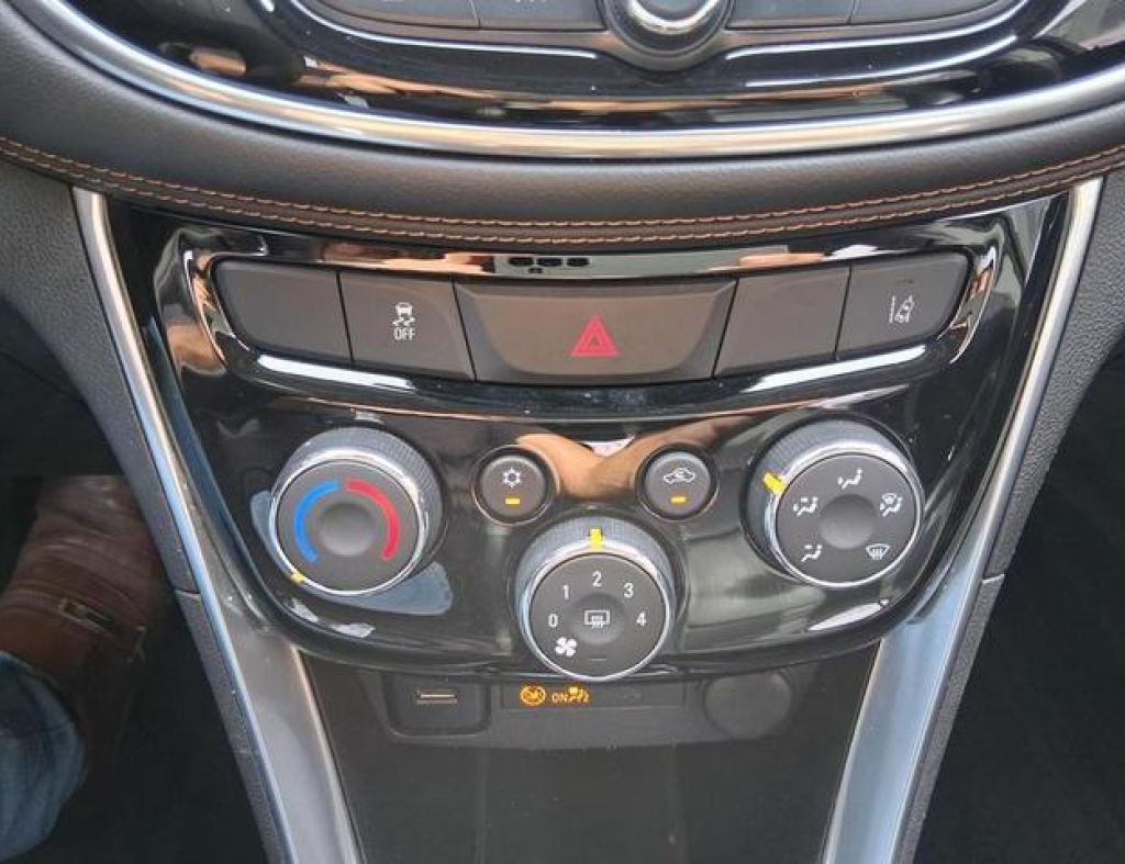 Chevrolet / Tracker Premier 1.4 Automática Flex 4 Portas Modelo 2018 imagem 18