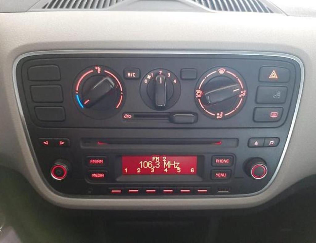 Volkswagen Up Track 1.0 12V 5P 2017 imagem 19