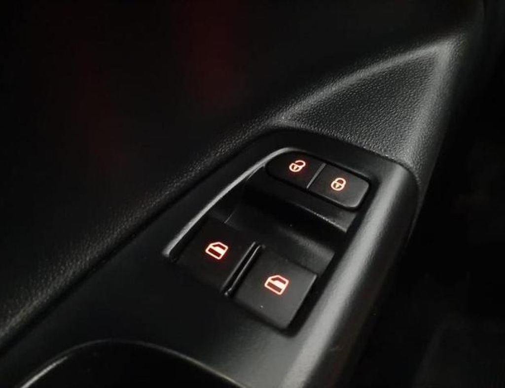 Volkswagen Saveiro 1.6 Cs Robust 8V Flex 2P Manual 2023 imagem 16