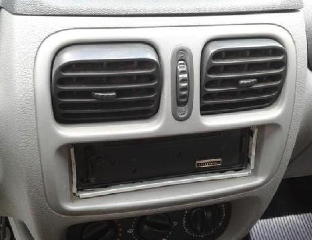 Renault / Clio Sedan Privilege 1.6 Flex 4 Portas Modelo 2009 imagem 10