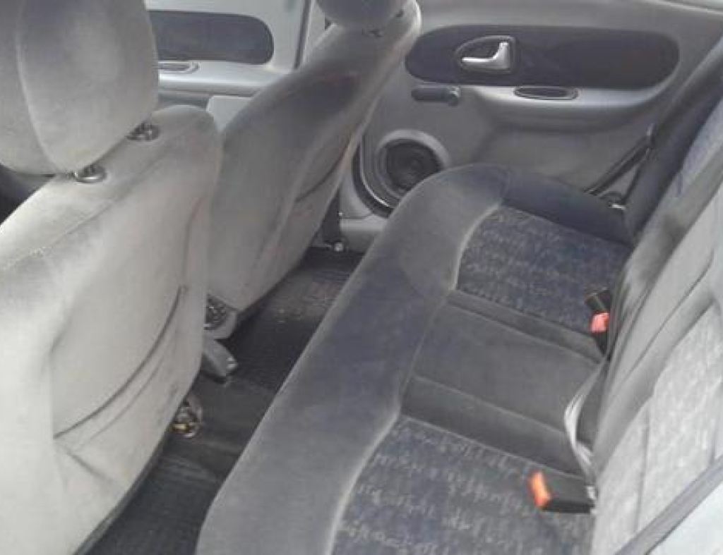 Renault / Clio Sedan Privilege 1.6 Flex 4 Portas Modelo 2009 imagem 11