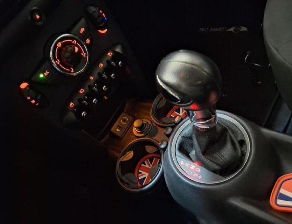 Mini One 1.6 Automático 2 Portas Modelo 2013 imagem 13