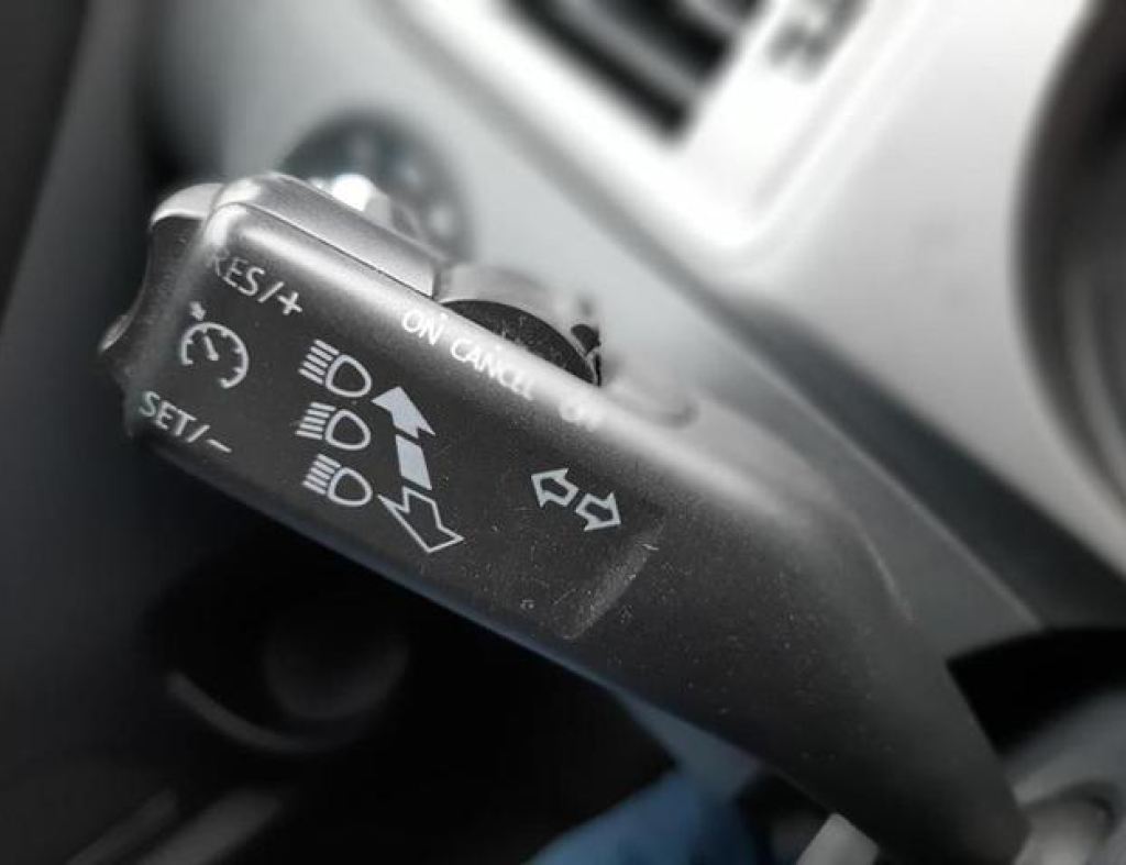 Volkswagen / Fox Connect 1.6 Flex 4 Portas Modelo 2020 imagem 22