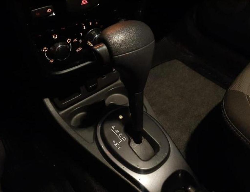 Renault / Duster Dinamique 2.0 Automática Flex 4 Portas Modelo 2014 imagem 17