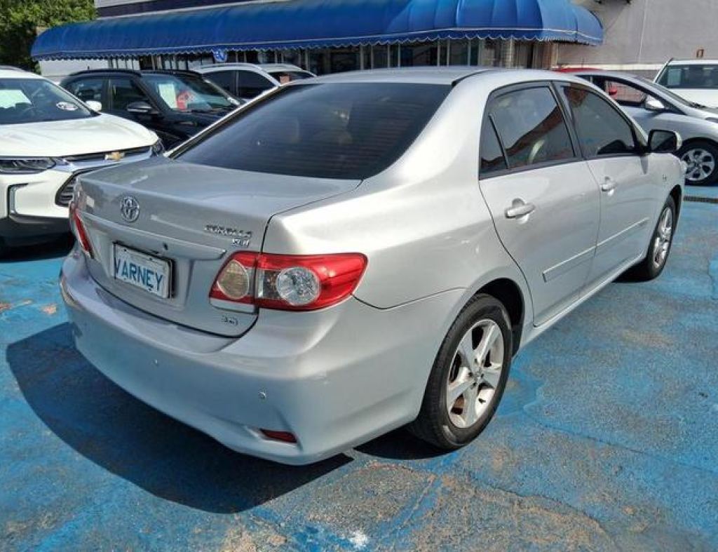 Toyota / Corolla Xei 2.0 Automático Flex 4 Portas Modelo 2013 imagem 3