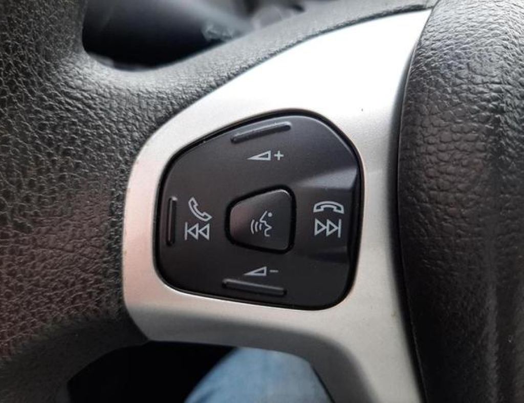 Ford / New Fiesta Hatch Sel 1.6 Automático Flex 4 Portas Modelo 2017 imagem 24