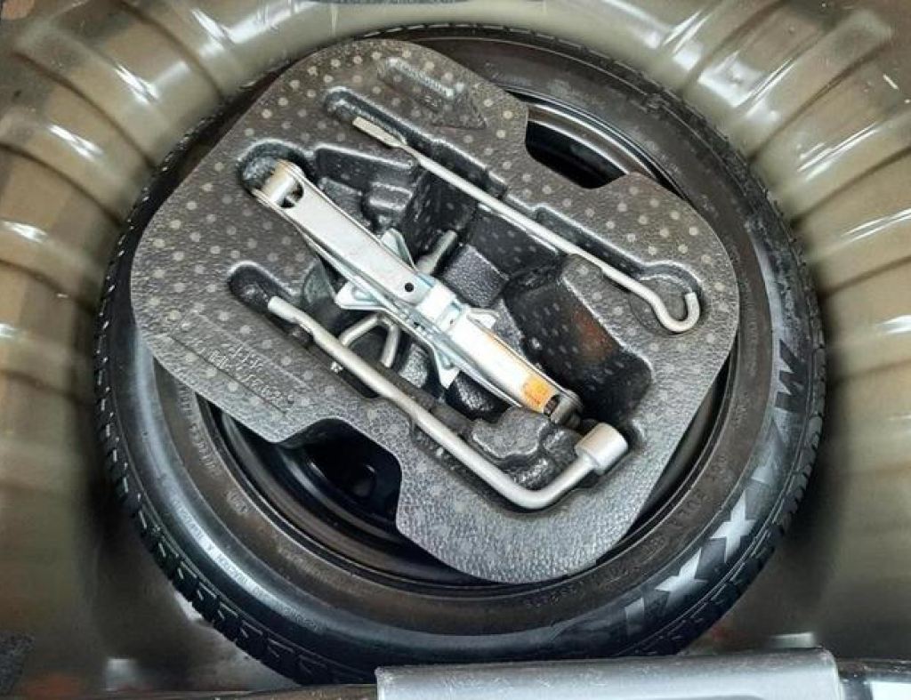 Nissan / March Sv 1.6 Flex 4 Portas Modelo 2014 imagem 23