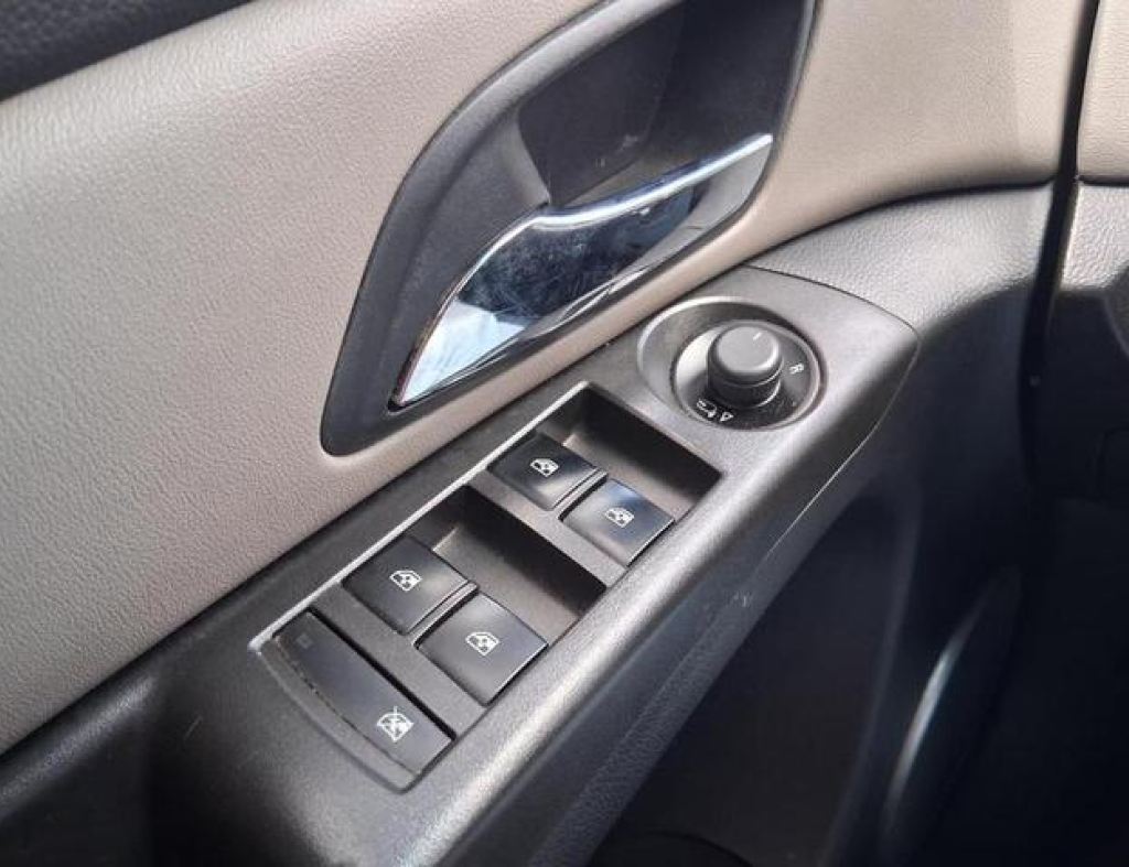 Chevrolet Cruze 1.8 Ltz  4P Automático 2013 imagem 18