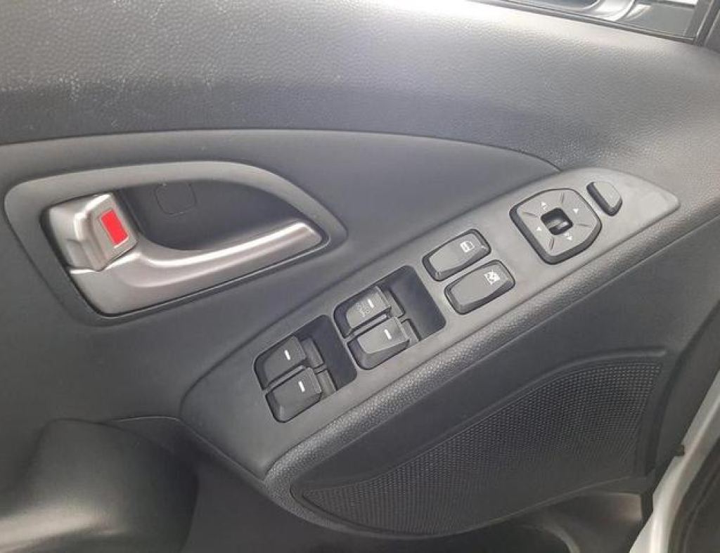 Hyundai Ix35 Gls 2.0 16V 2Wd Flex Aut 2015 imagem 22