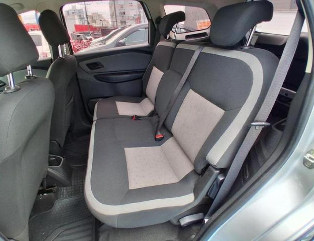 Chevrolet / Spin Advantage 1.8 Automático Flex 4 Portas Modelo 2018 imagem 11