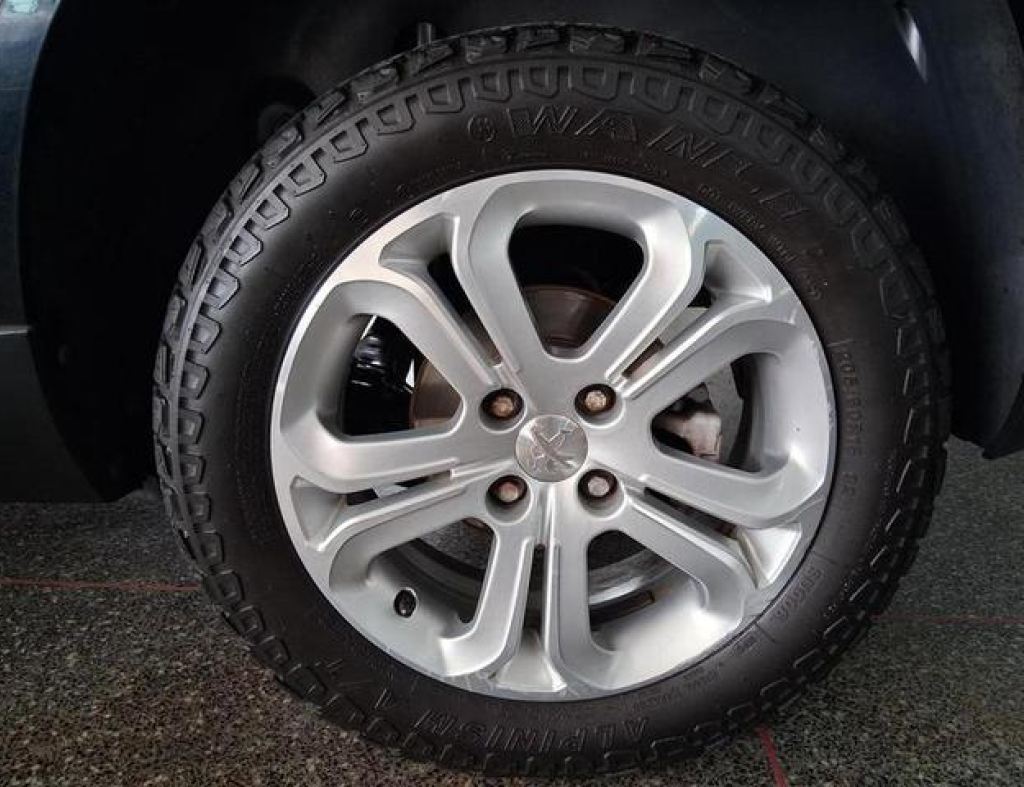 Peugeot 2008 Allure 1.6 Automático  4P. Modelo 2017.Ipva 2026 Cortesia imagem 9