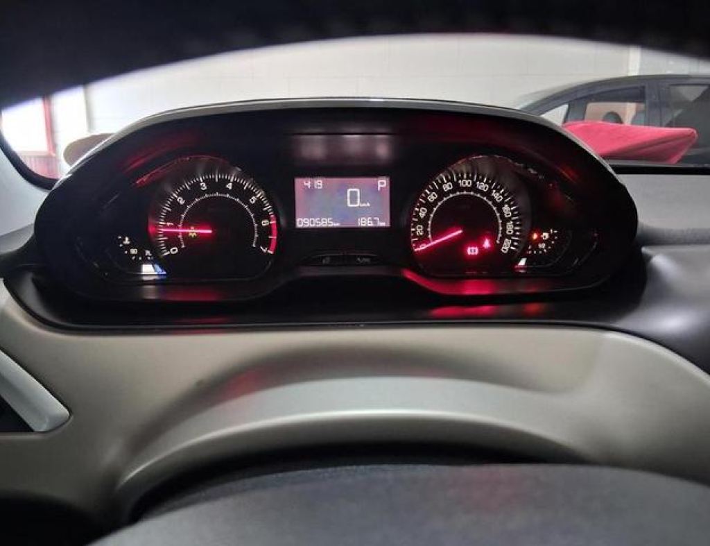 Peugeot 2008 Allure 1.6 Automático  4P. Modelo 2017.Ipva 2026 Cortesia imagem 13