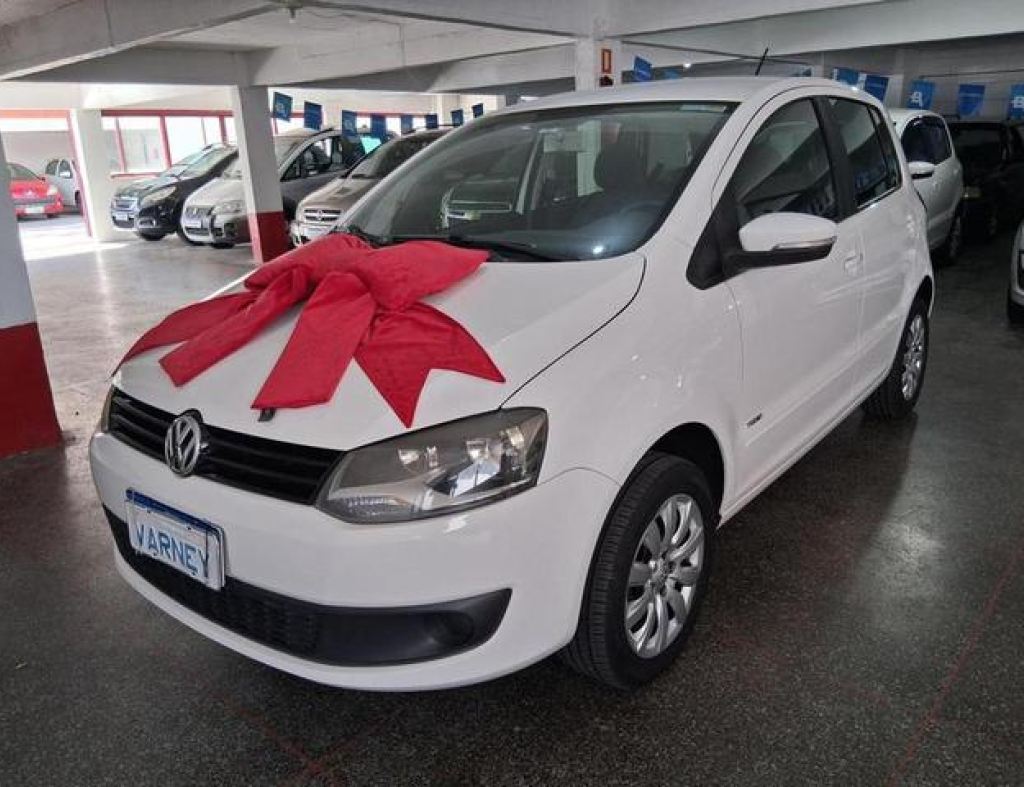 Volkswagem / Fox Trendline 1.6 Flex 4 Portas Modelo 2014 imagem 2
