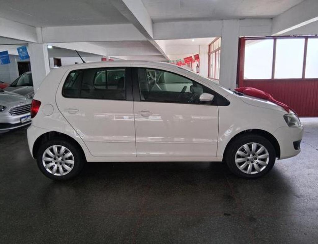 Volkswagem / Fox Trendline 1.6 Flex 4 Portas Modelo 2014 imagem 4