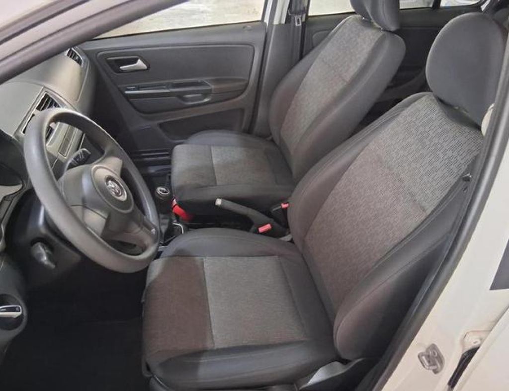 Volkswagem / Fox Trendline 1.6 Flex 4 Portas Modelo 2014 imagem 10