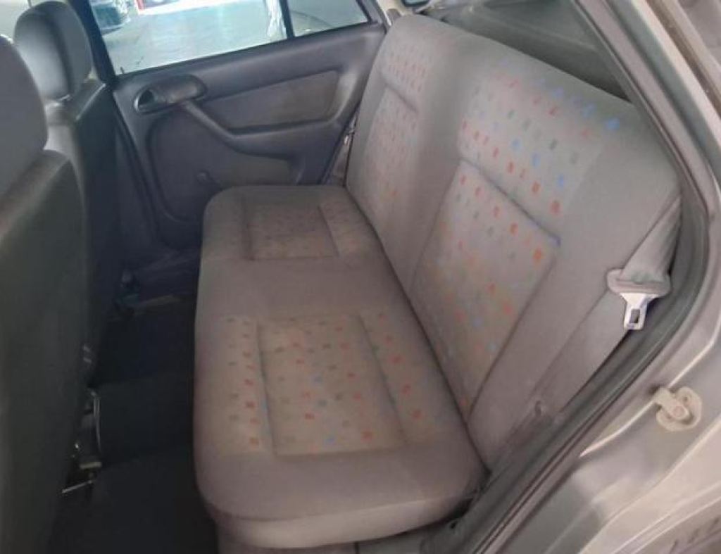 Volkswagen / Gol Power 1.0 4 Portas Modelo 2003 imagem 11