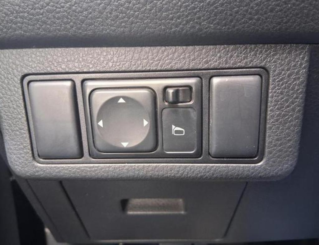 Nissan / Tiida S 1.8 Flex 4 Portas Modelo 2013 imagem 16