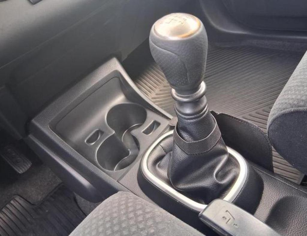 Nissan / Tiida S 1.8 Flex 4 Portas Modelo 2013 imagem 17