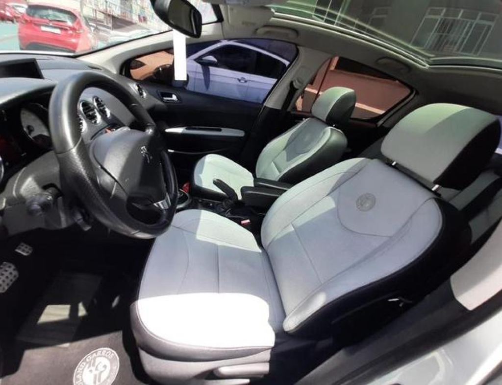 Peugeot / 308 Roland Garros 1.6 Turbo Automático Flex 4 Portas Modelo 2015 imagem 15