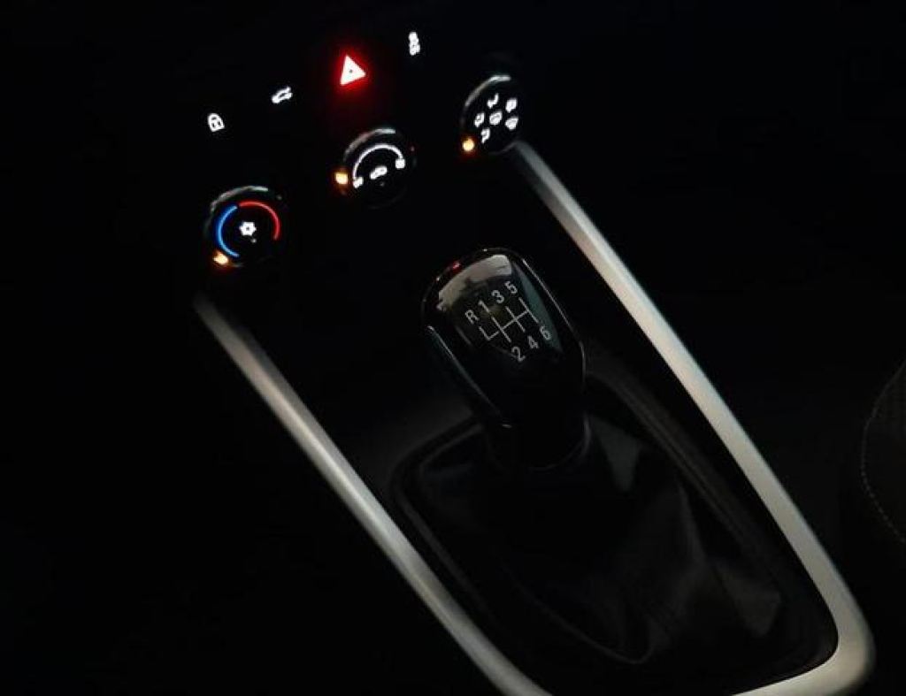 Chevrolet Onix Lt 1.0 Mpfi 8V 4P ,Modelo 2023,Ipva 2026 Cortesia Cortesia  Cortesia imagem 23