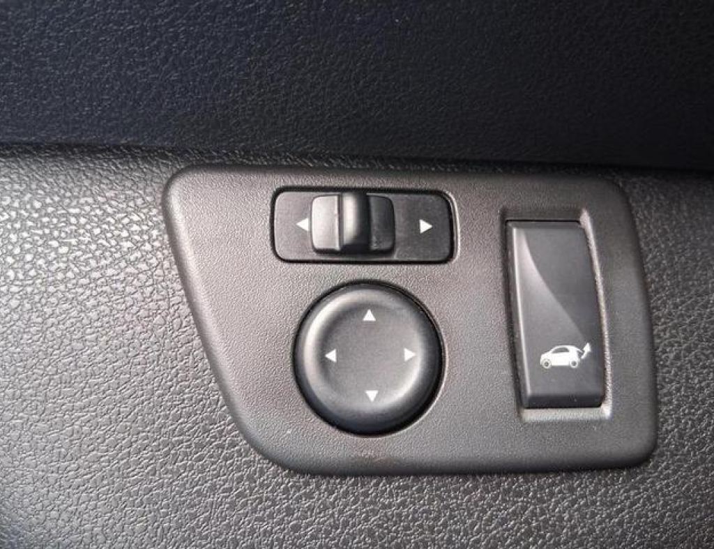 Renault / Kwid Intense 1.0 Flex 4 Portas Modelo 2019 imagem 17