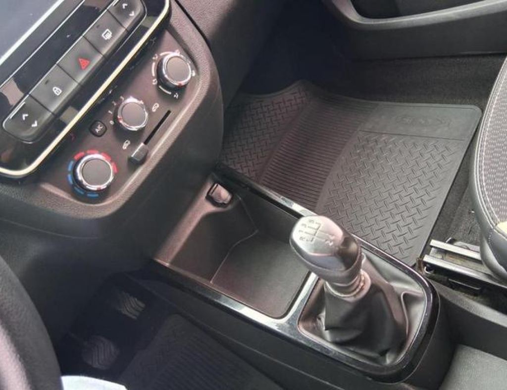 Renault / Kwid Intense 1.0 Flex 4 Portas Modelo 2019 imagem 18