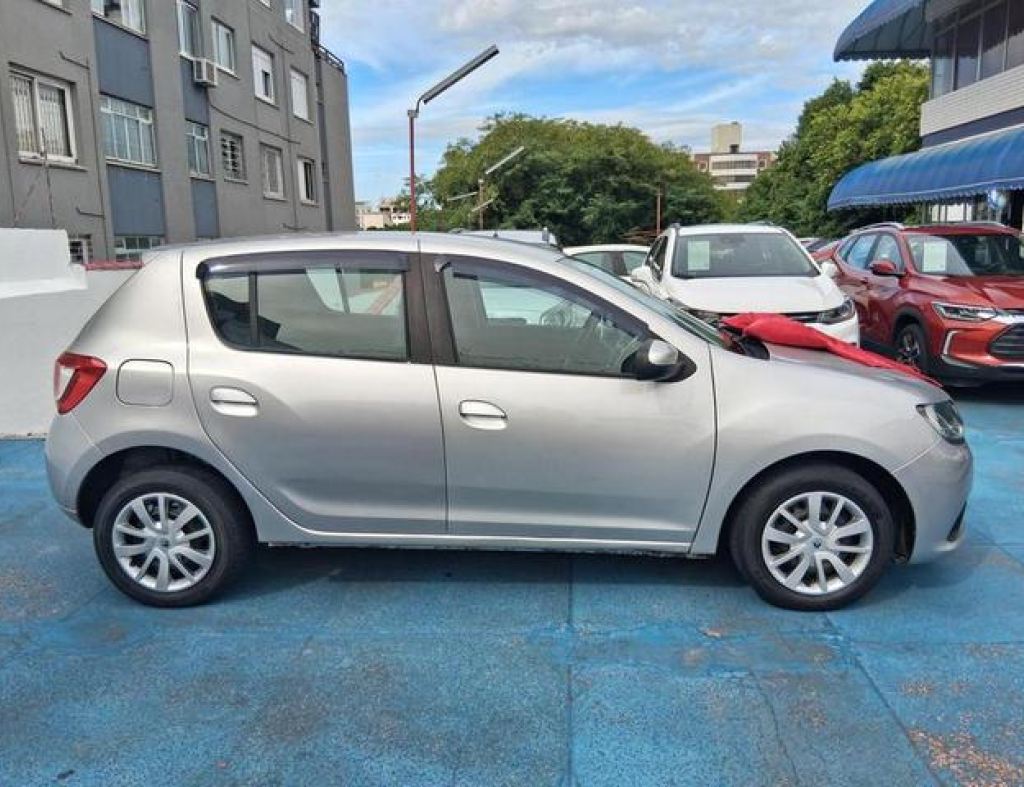 Renault / Sandero Authentic 1.0 Flex 4 Portas Modelo 2016 imagem 3