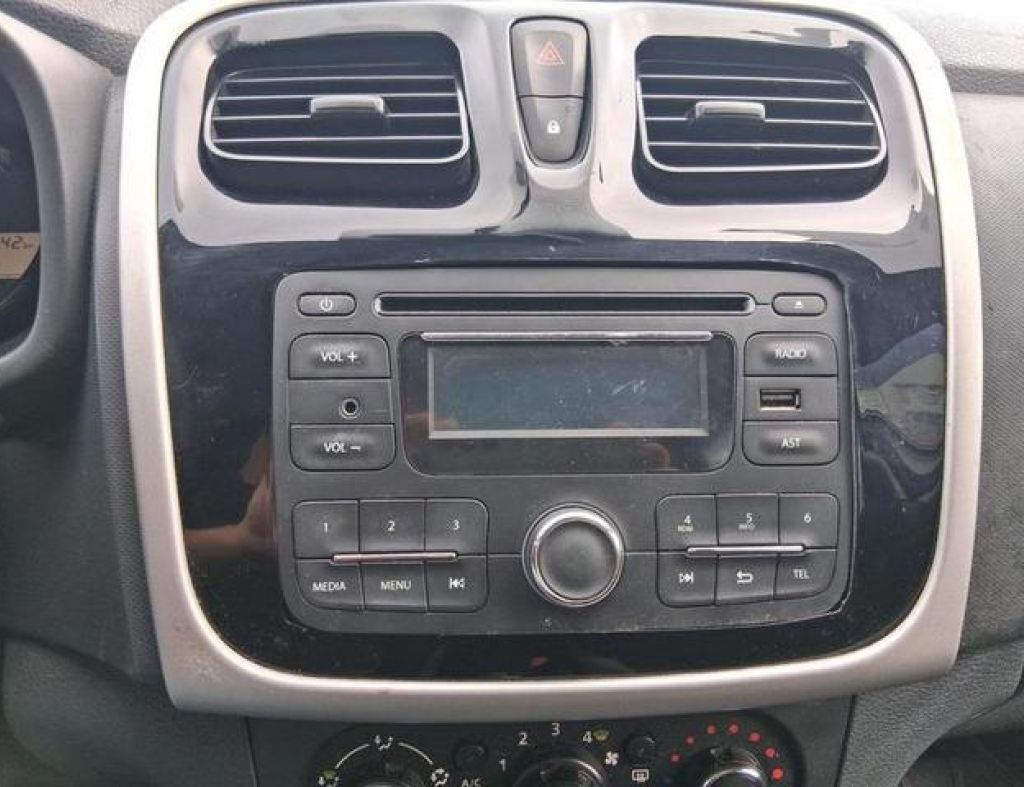 Renault / Sandero Authentic 1.0 Flex 4 Portas Modelo 2016 imagem 14