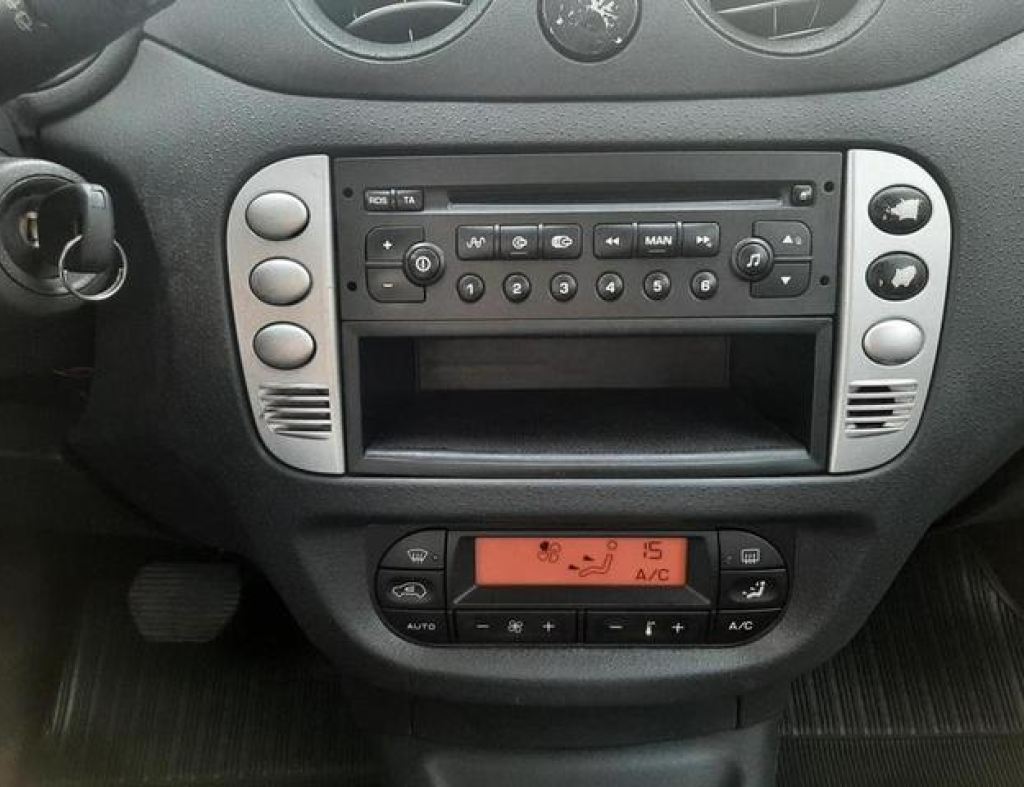 Citroen / C3 Exclusive 1.6 Automático Flex 4 Portas Modelo 2011 imagem 18