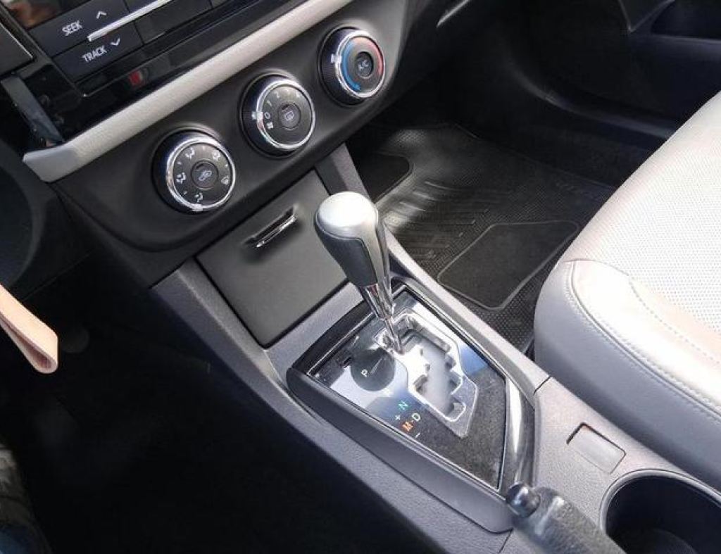 Toyota / Corolla Gli 1.8 Automático Flex 4 Portas Modelo 2016 imagem 14