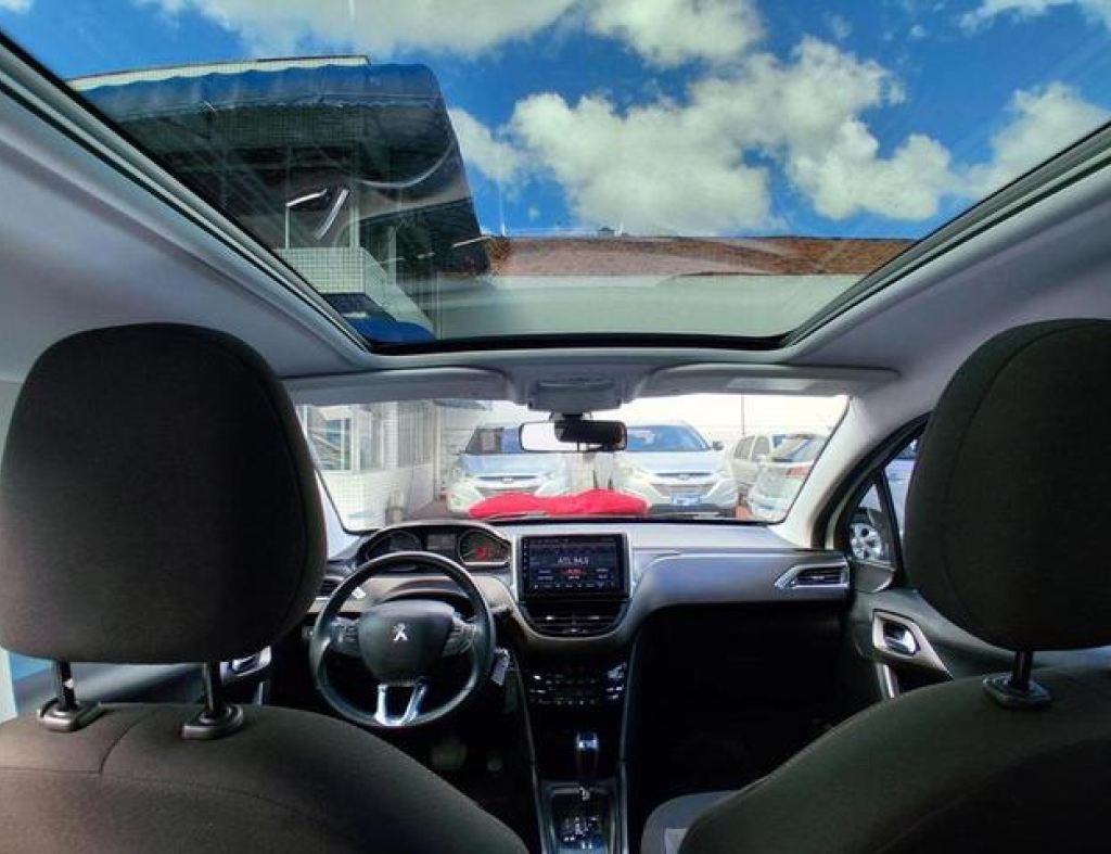Peugeot / 2008 Griffe 1.6 Automático Flex 4 Portas Modelo 2018 imagem 11