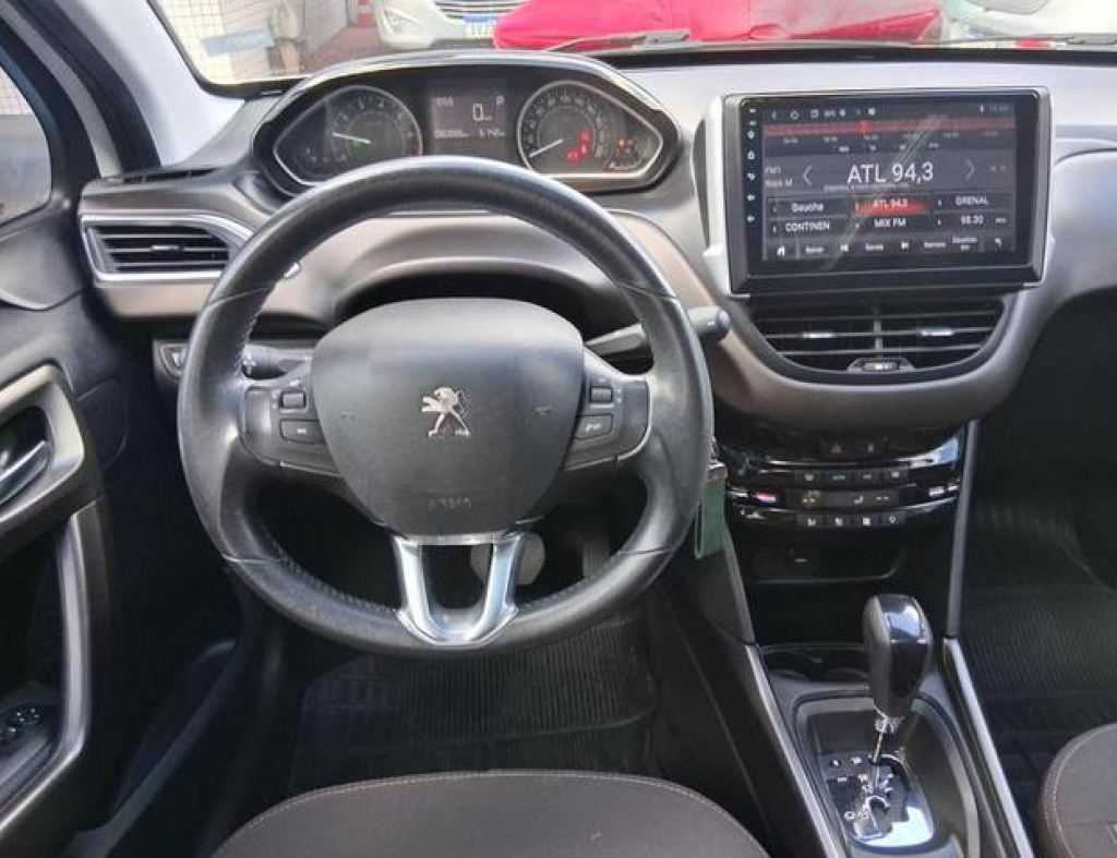 Peugeot / 2008 Griffe 1.6 Automático Flex 4 Portas Modelo 2018 imagem 13