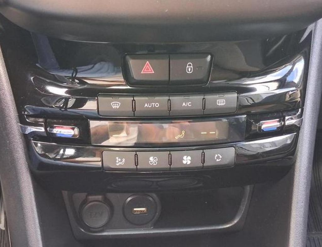 Peugeot / 2008 Griffe 1.6 Automático Flex 4 Portas Modelo 2018 imagem 14