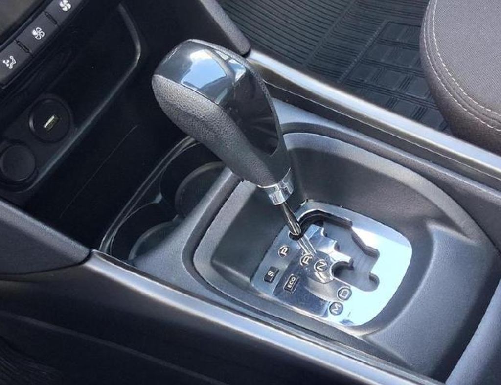 Peugeot / 2008 Griffe 1.6 Automático Flex 4 Portas Modelo 2018 imagem 17