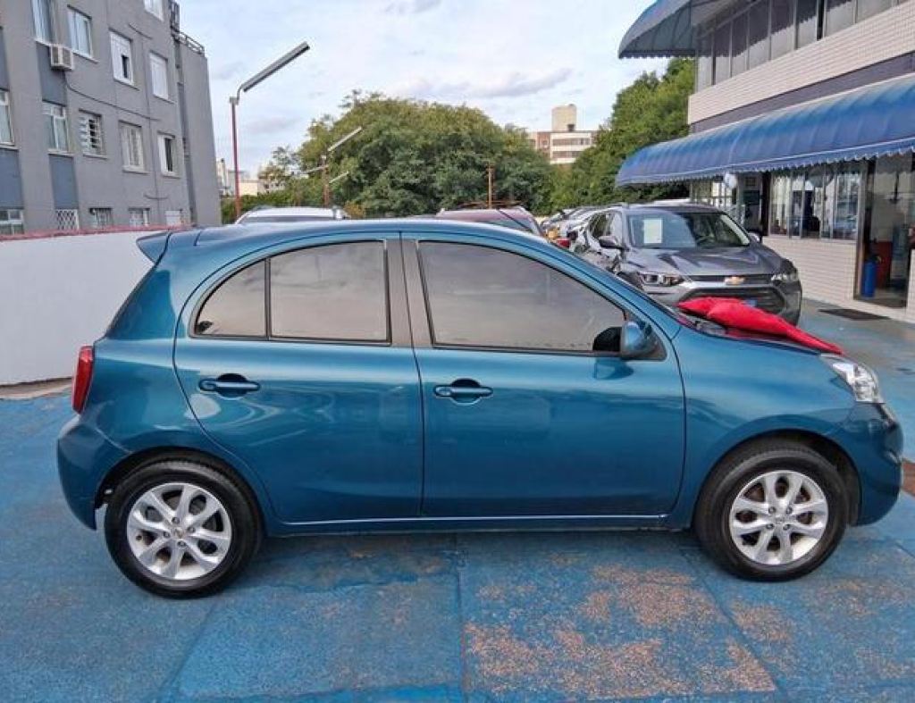 Nissan / March Sv 1.6 Flex 4 Portas Modelo 2015 imagem 4