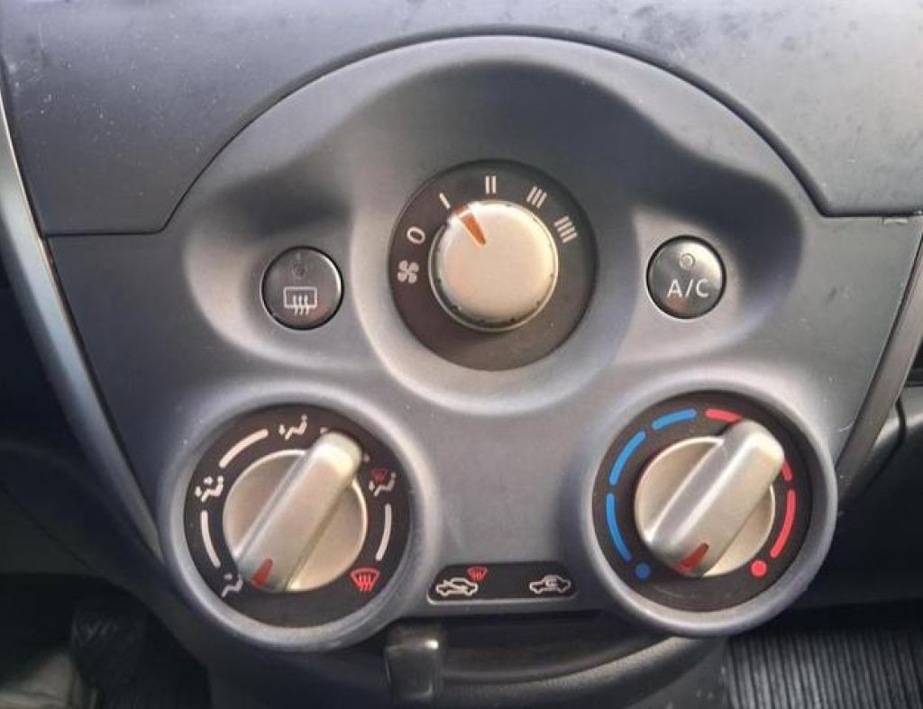 Nissan / March Sv 1.6 Flex 4 Portas Modelo 2015 imagem 16