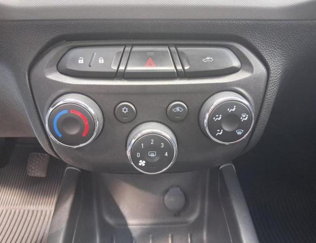 Chevrolet / Onix Hatch Lt 1.0 Flex 4 Portas Modelo 2015 imagem 13