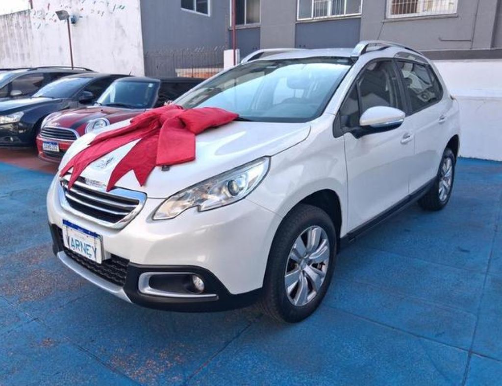 Peugeot / 2008 Allure 1.6 Automático Flex 4 Portas Modelo 2017 imagem 3