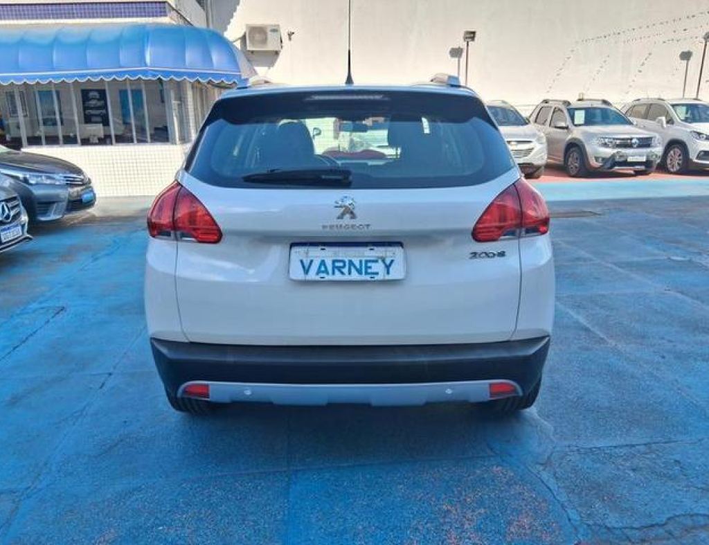 Peugeot / 2008 Allure 1.6 Automático Flex 4 Portas Modelo 2017 imagem 6