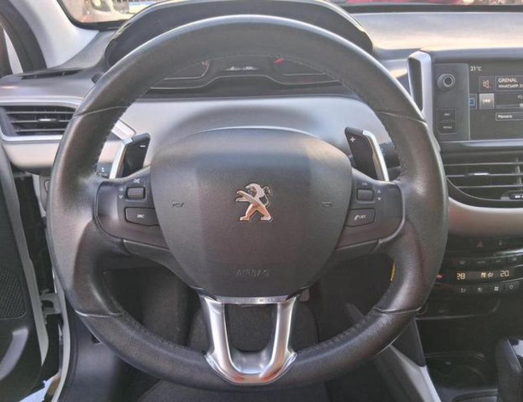 Peugeot / 2008 Allure 1.6 Automático Flex 4 Portas Modelo 2017 imagem 13