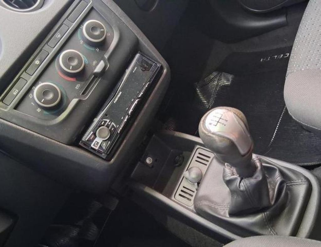 Chevrolet / Celta Lt 1.0 Flex 4 Portas Modelo 2013 imagem 14